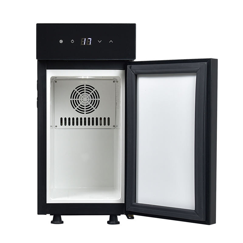 BC9CN Milk Cooler Interior with Precise Temperature Control