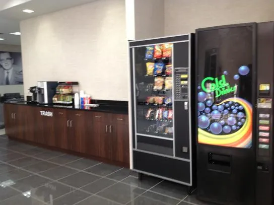 Mini-Combo-Vending-Machine-for-Food-and-Drinks-and-Snacks (6)