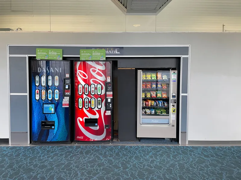 Mini-Combo-Vending-Machine-for-Food-and-Drinks-and-Snacks